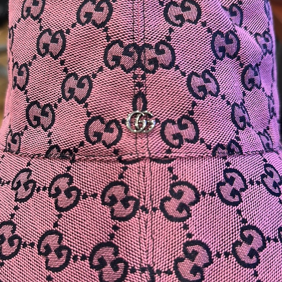 Gucci
Women's Purple Gg Multicolor Canvas Bucket Hat - Picture 16 of 17